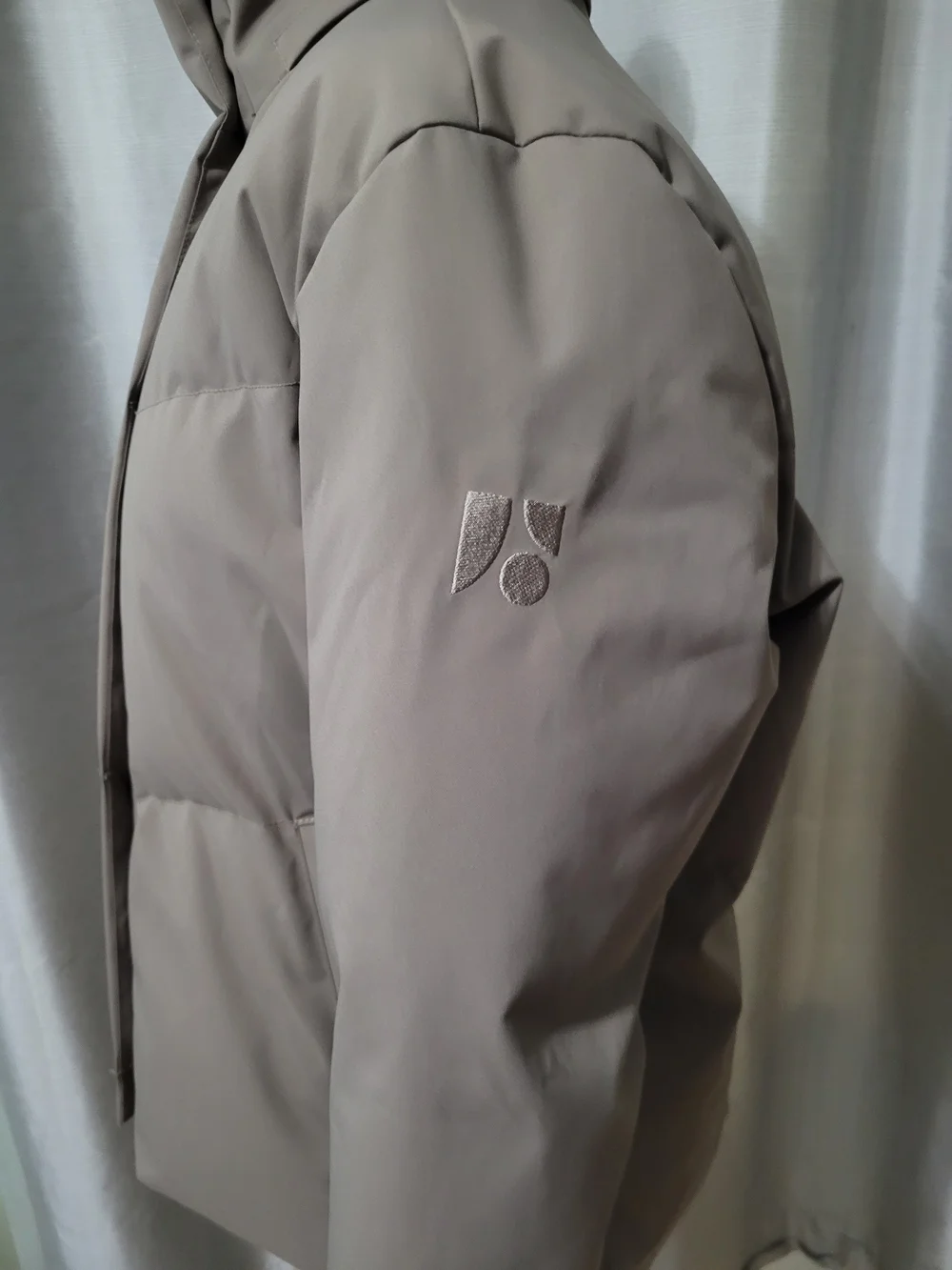Frank & Oak Minimalist Short Puffer Jacket , Taupe, XS - Picture 4 of 16